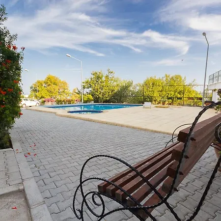 Spacious Sanctuary Cove B5 Duplex With Sea View In Kyrenia Girne 니코시아